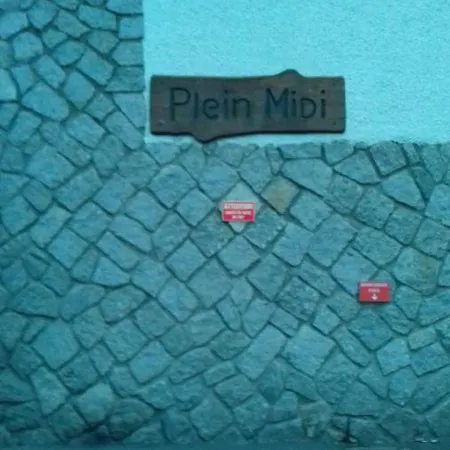 Sebrem Apartman *
